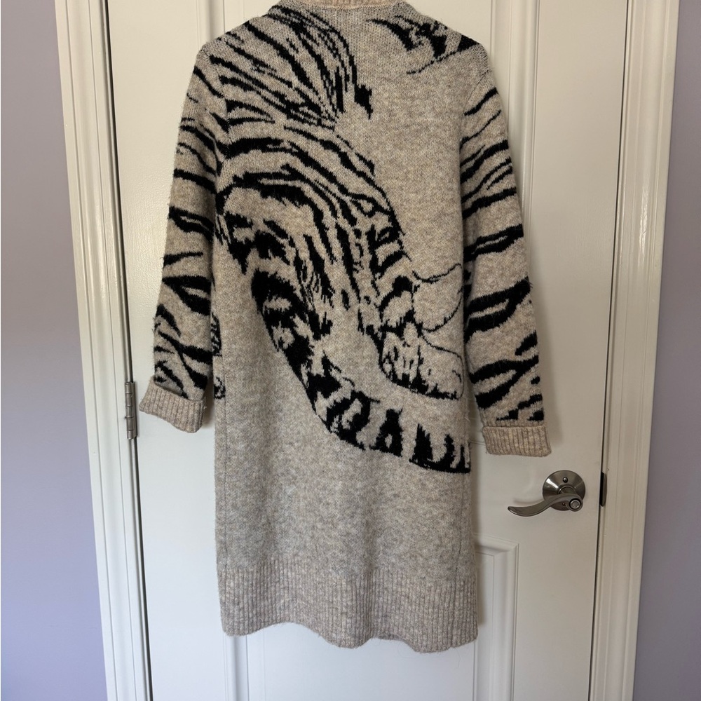 RD Style Jacquard Tiger Cardigan Sweater - Picture 6 of 7
